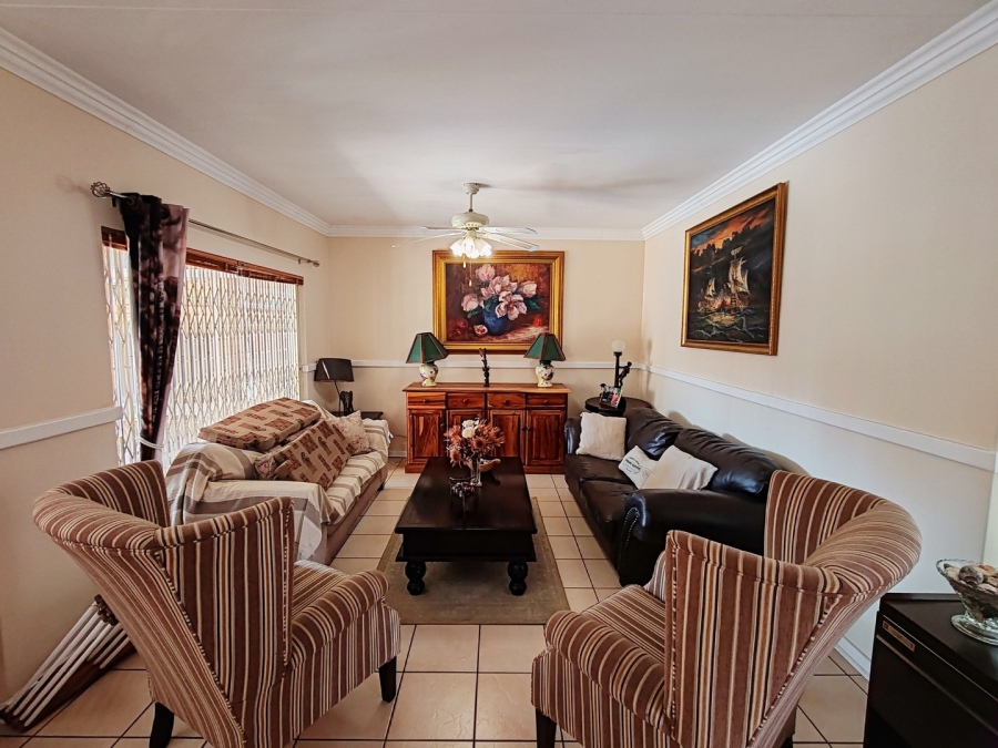 3 Bedroom Property for Sale in Van Der Hoff Park North West